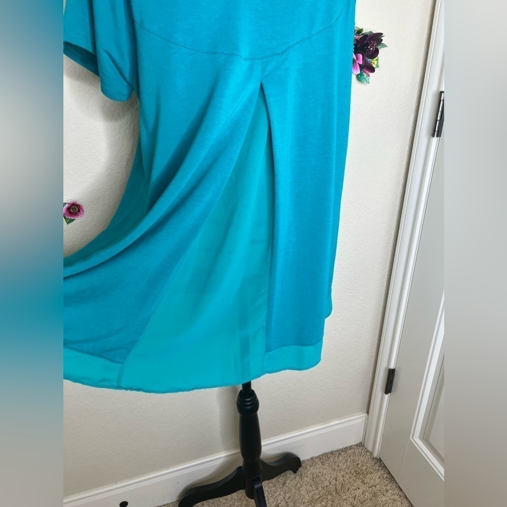 Premise Split Back Tunic - Picture 12 of 12